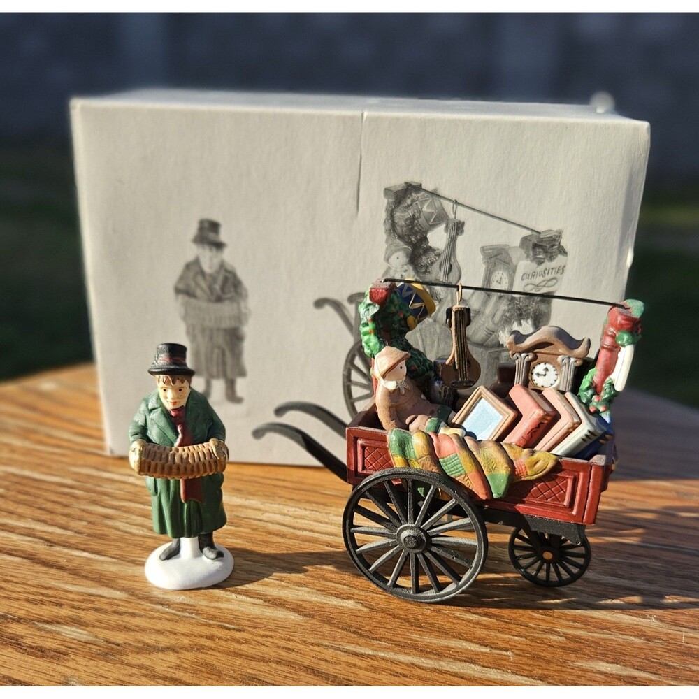 DEPARTMENT 56 Heritage Village CHELSEA MARKET CURIOSITIES MONGER & CART #5827-0